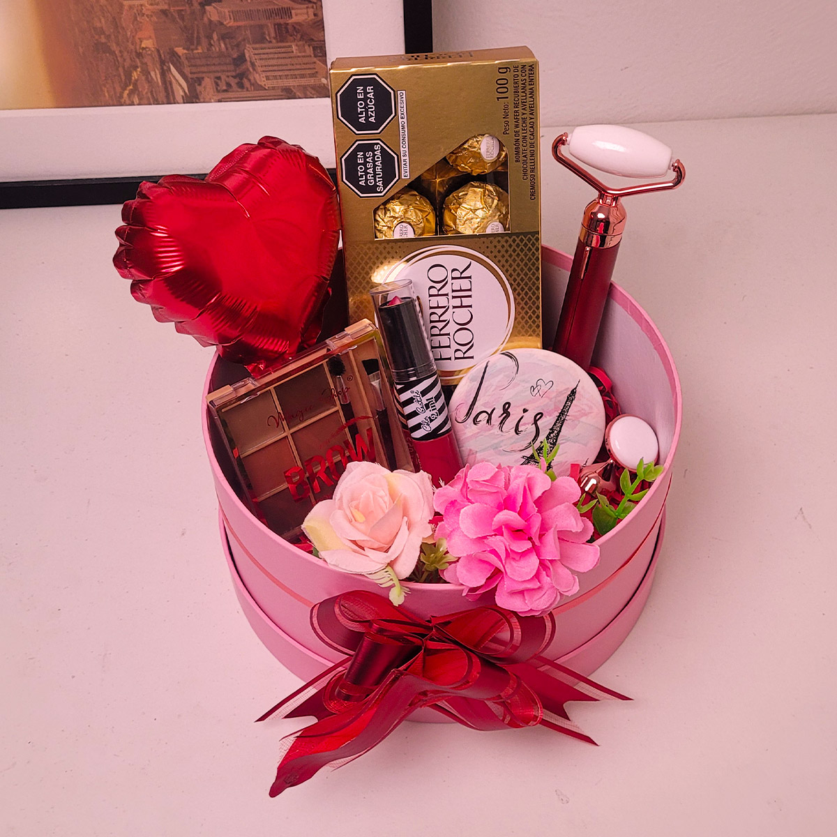 Regalo para mujer con Masajeador facial, espejo, maquillaje para cejas y chocolate – Juli